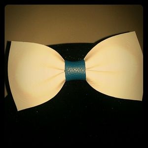 Handmade genuine leather bow tie with cufflinks
